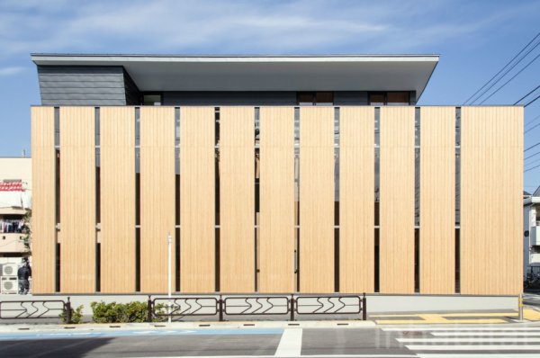 Dec_2015_-_Tokyo_first_all_wood_bdg_1.jpg