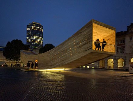 Sept_2016_-_Tulipwood_brings_a_smile_to_London_-_Thumbnail.jpg